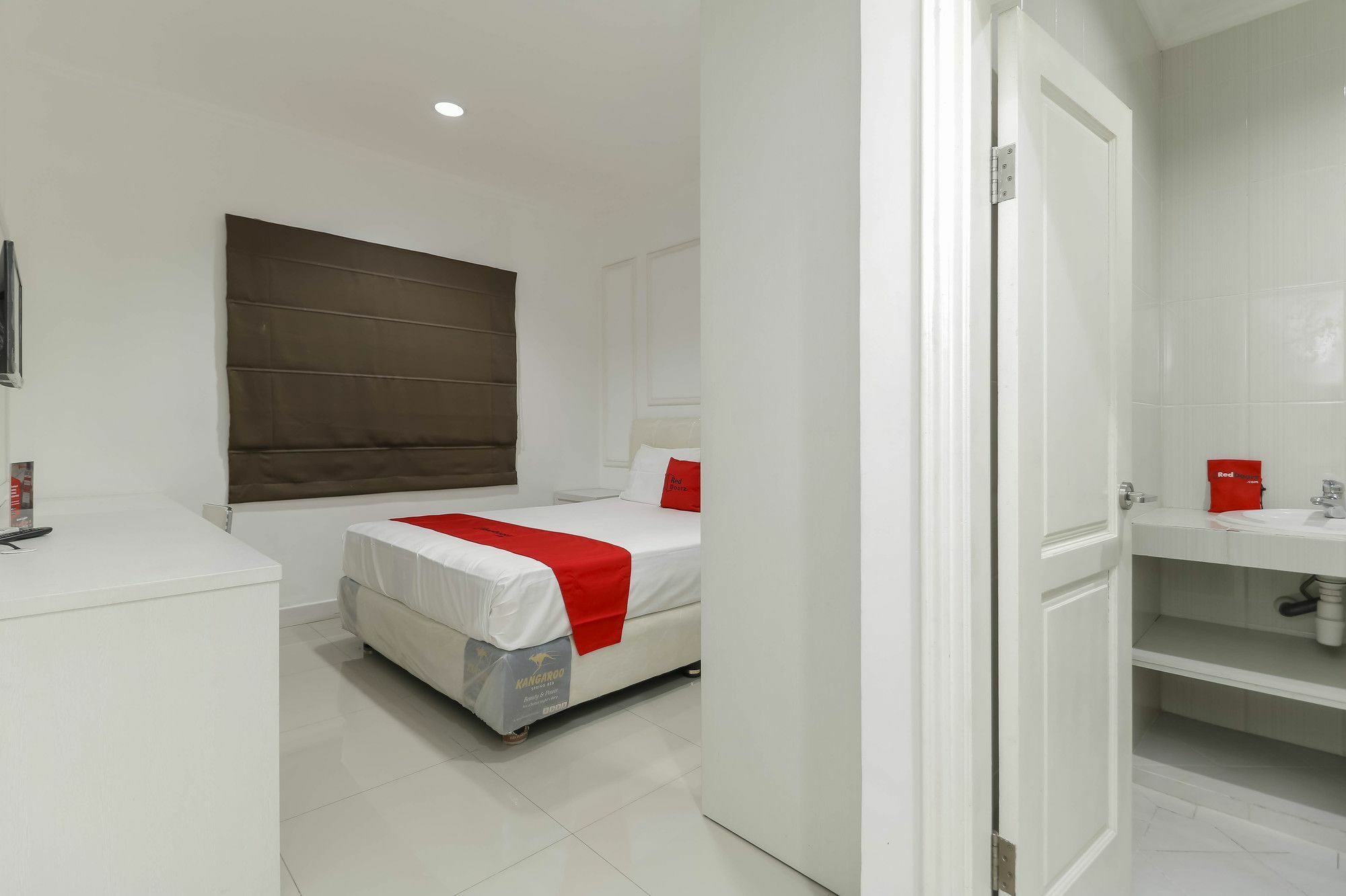 Reddoorz Plus @ Setiabudi Barat Hotel Jakarta Exterior photo