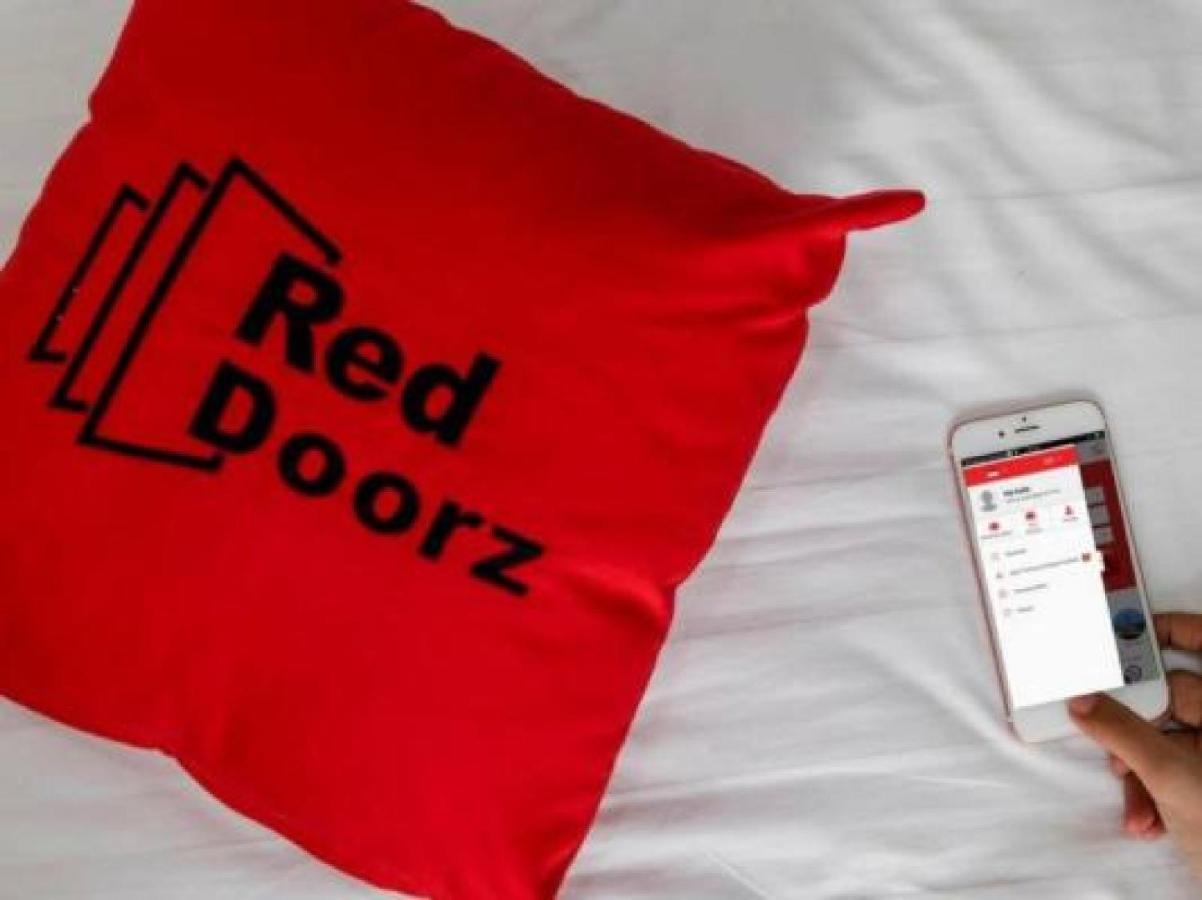 Reddoorz Plus @ Setiabudi Barat Hotel Jakarta Exterior photo